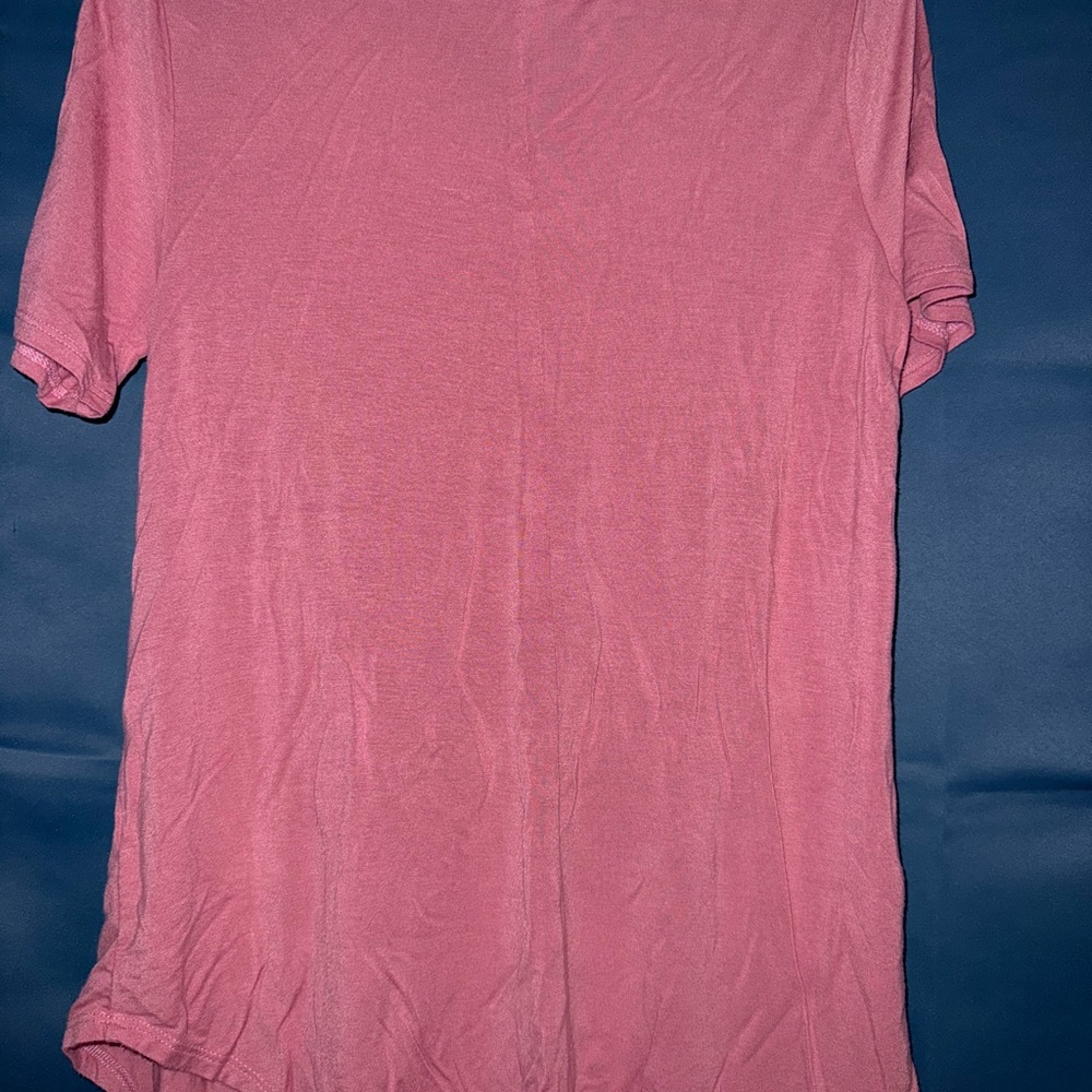Elegant Pink V-Neck Short Sleeve Tee - Picture 2 of 3